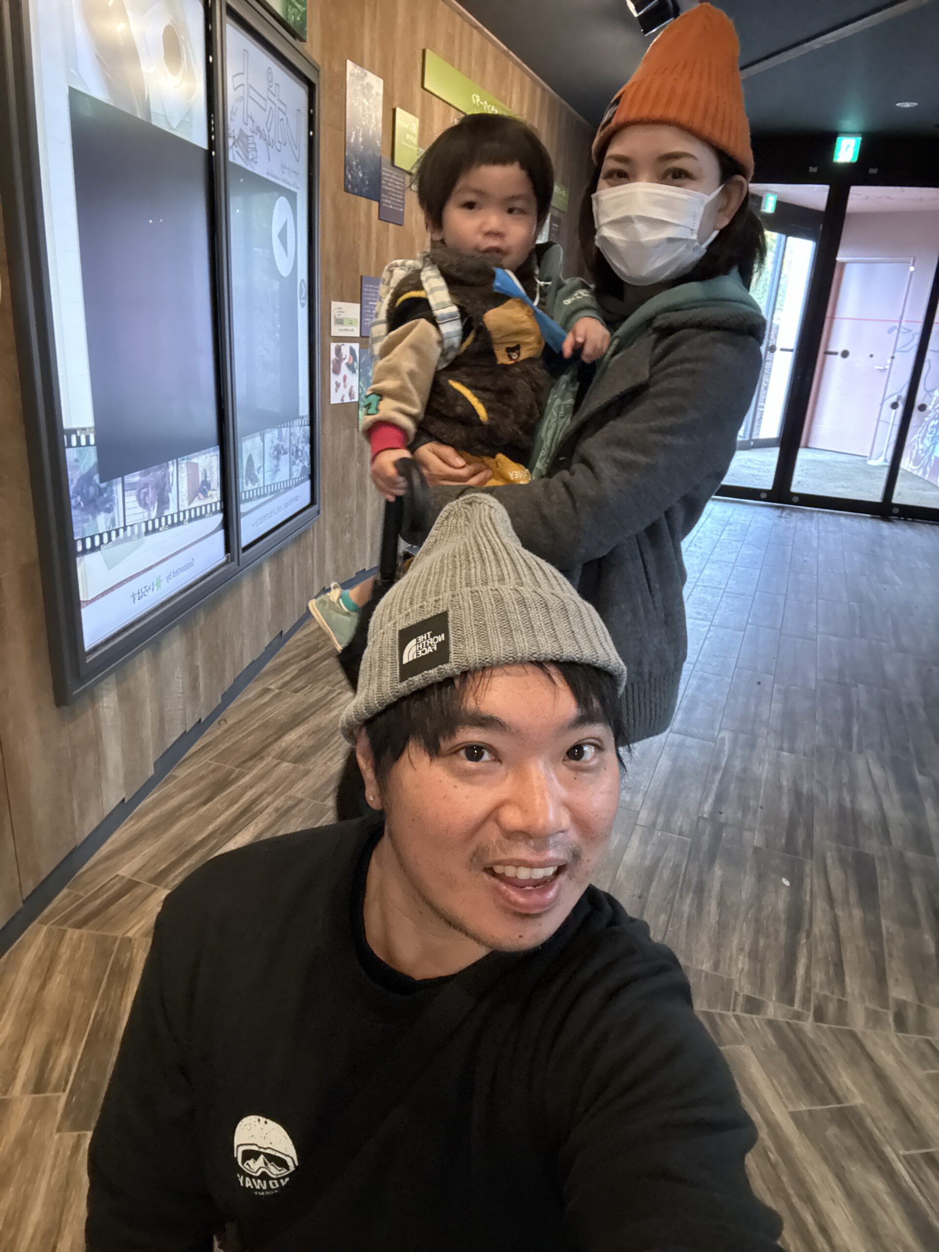 เกี่ยวกับเรา 1 ครูสอนสโนว์บอร์ด Lucas | Snoway Academy