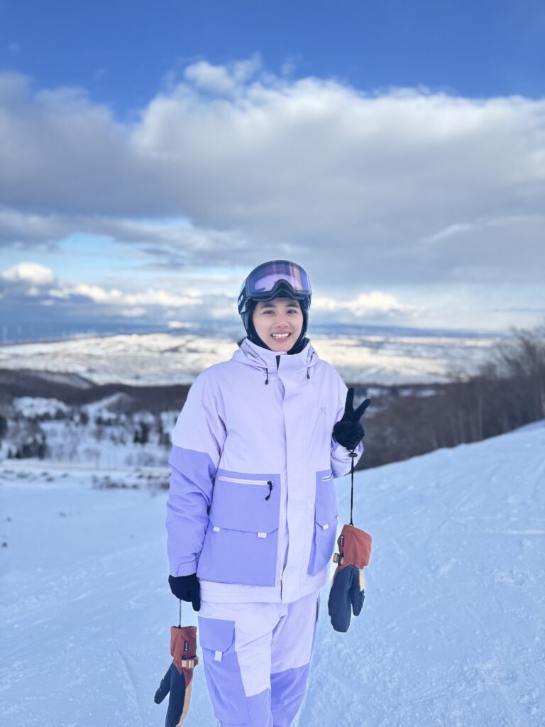 Snoway Academy 雙板及單板滑雪教練 Zoe
